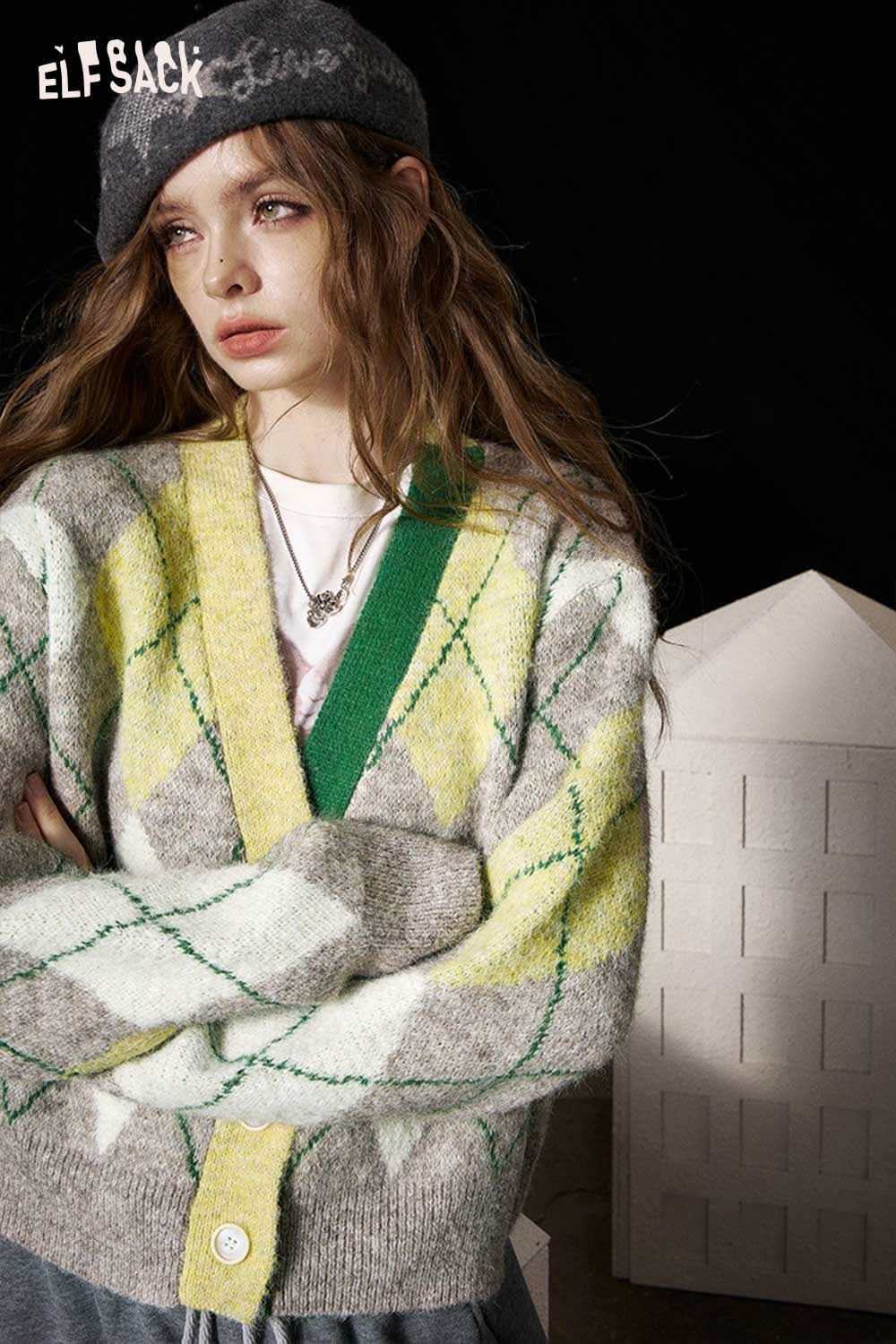 ELFSACK diamond pattern v neck sweater in gray and yellow, perfect for stylish layering in cooler weather