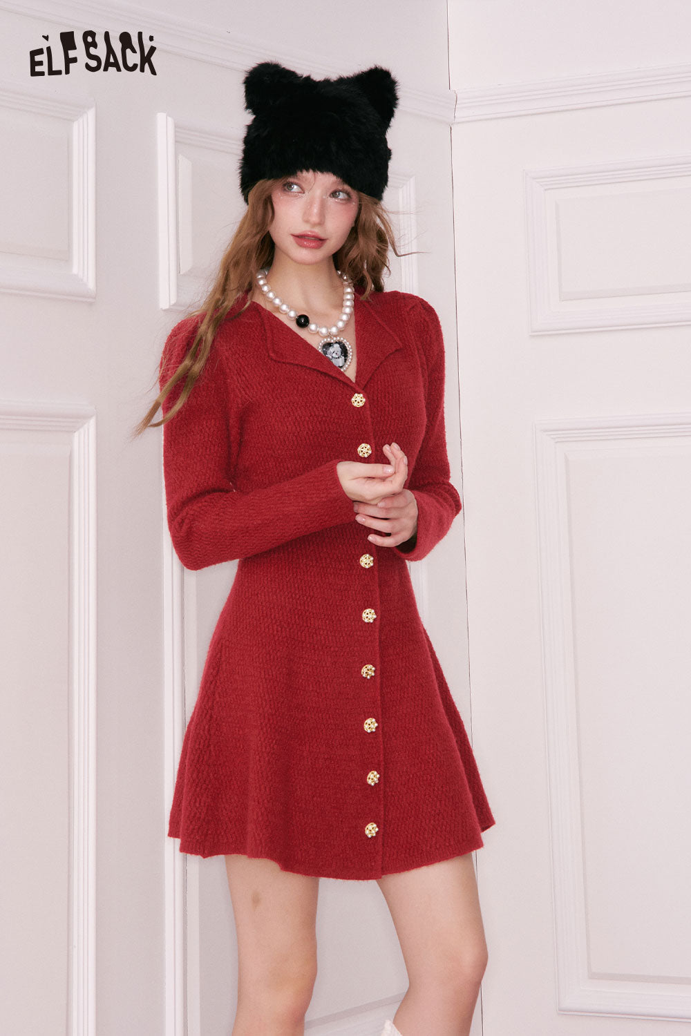 Stylish ELFSACK elegant gold button dress in red with long sleeves and a flared skirt