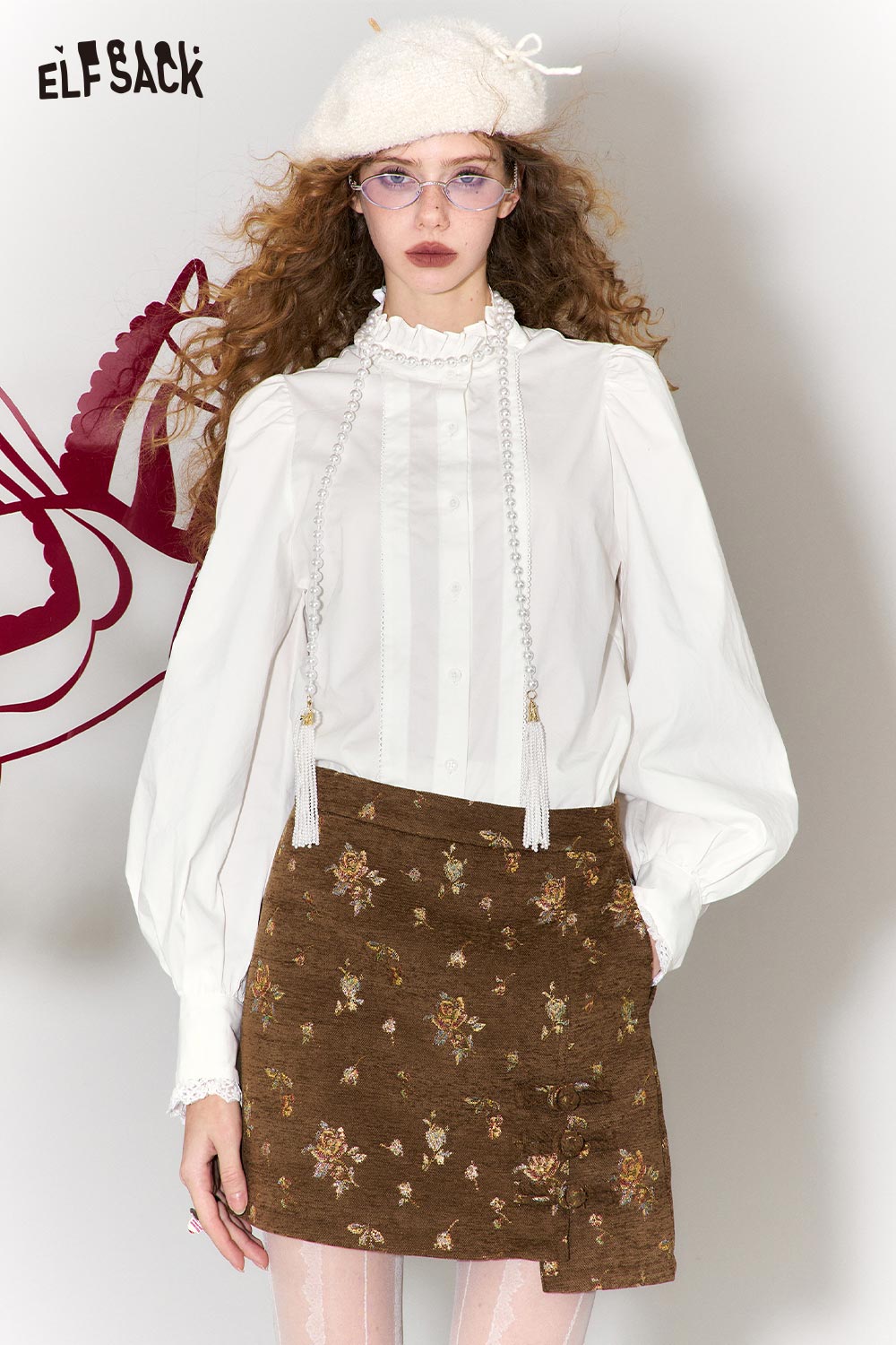 ELFSACK elegant ruffle collar white shirt with long sleeves paired with a floral skirt for a chic look