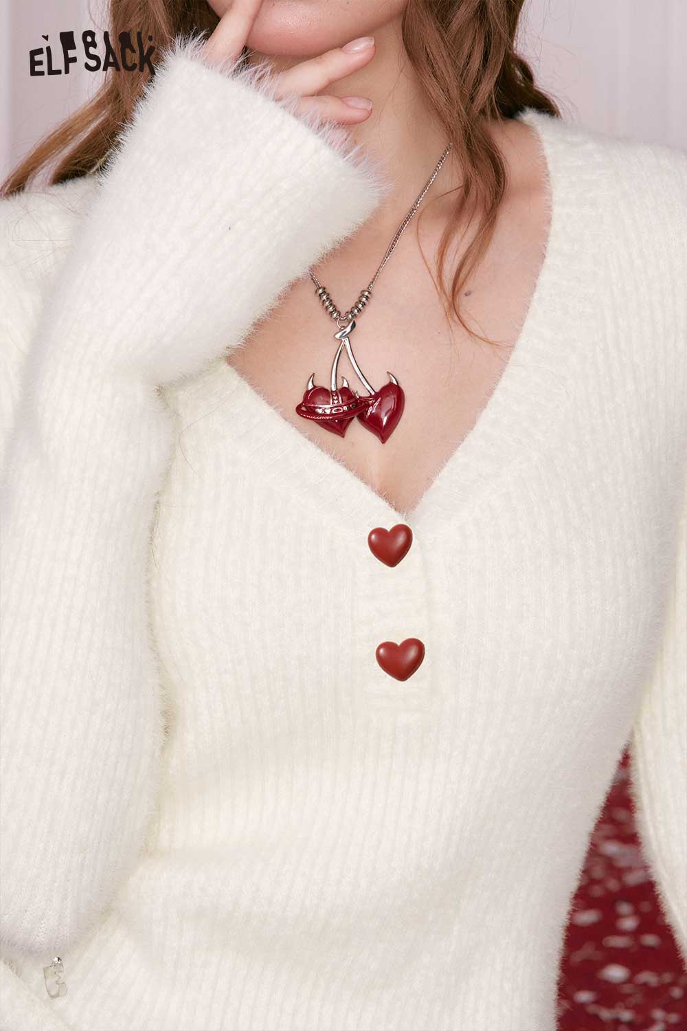 ELFSACK Elegant V Neck Sweater Women in Soft Cream with Heart Buttons and Chic Style