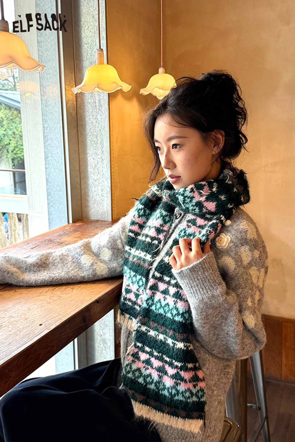 ELFSACK Bohemian Stripe Neck Warmer in Green and Pink Pattern, Cozy and Stylish for Winter Wear