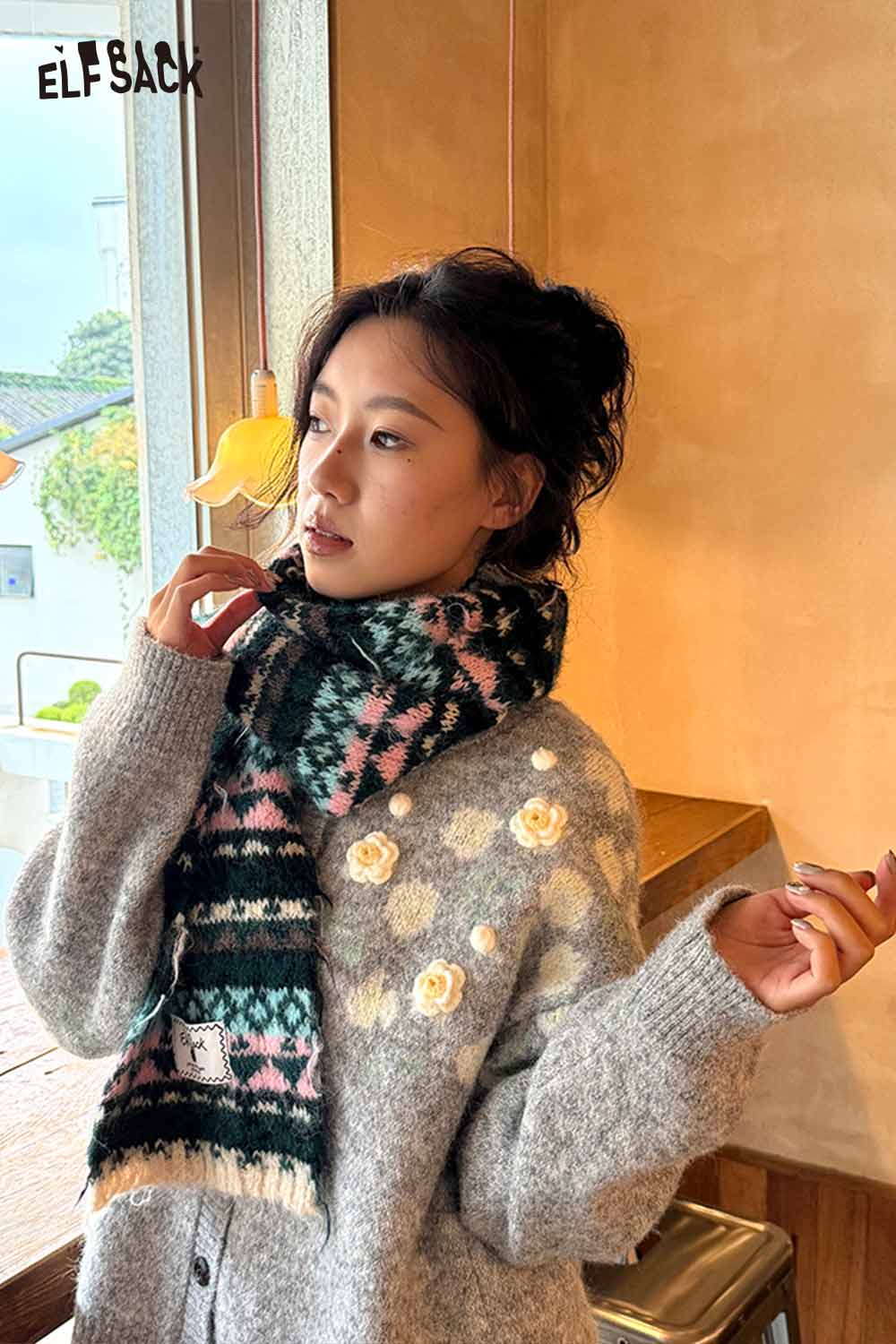 ELFSACK Bohemian Stripe Neck Warmer in Colorful Knitted Design for Stylish Winter Looks