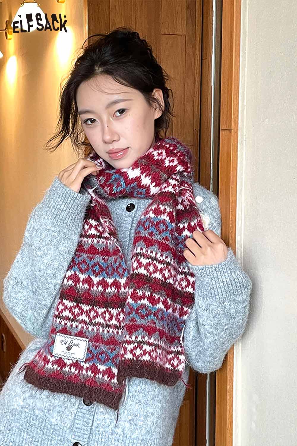 ELFSACK Bohemian Stripe Neck Warmer in cozy knit design, perfect for stylish winter layering