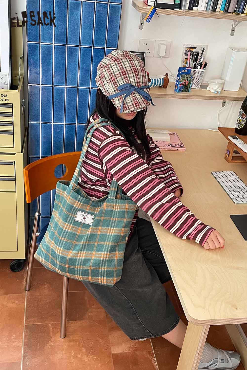 ELFSACK Checkerboard Weave Tote Bag in Blue and Green, perfect for daily use and stylish outfits