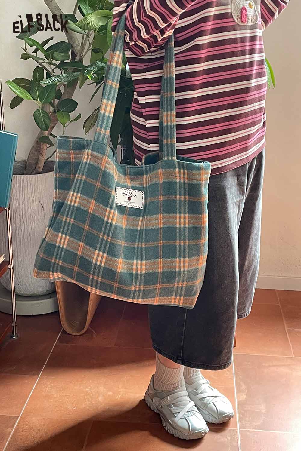 ELFSACK checkerboard weave tote bag in soft fabric, perfect for daily use and casual outfits