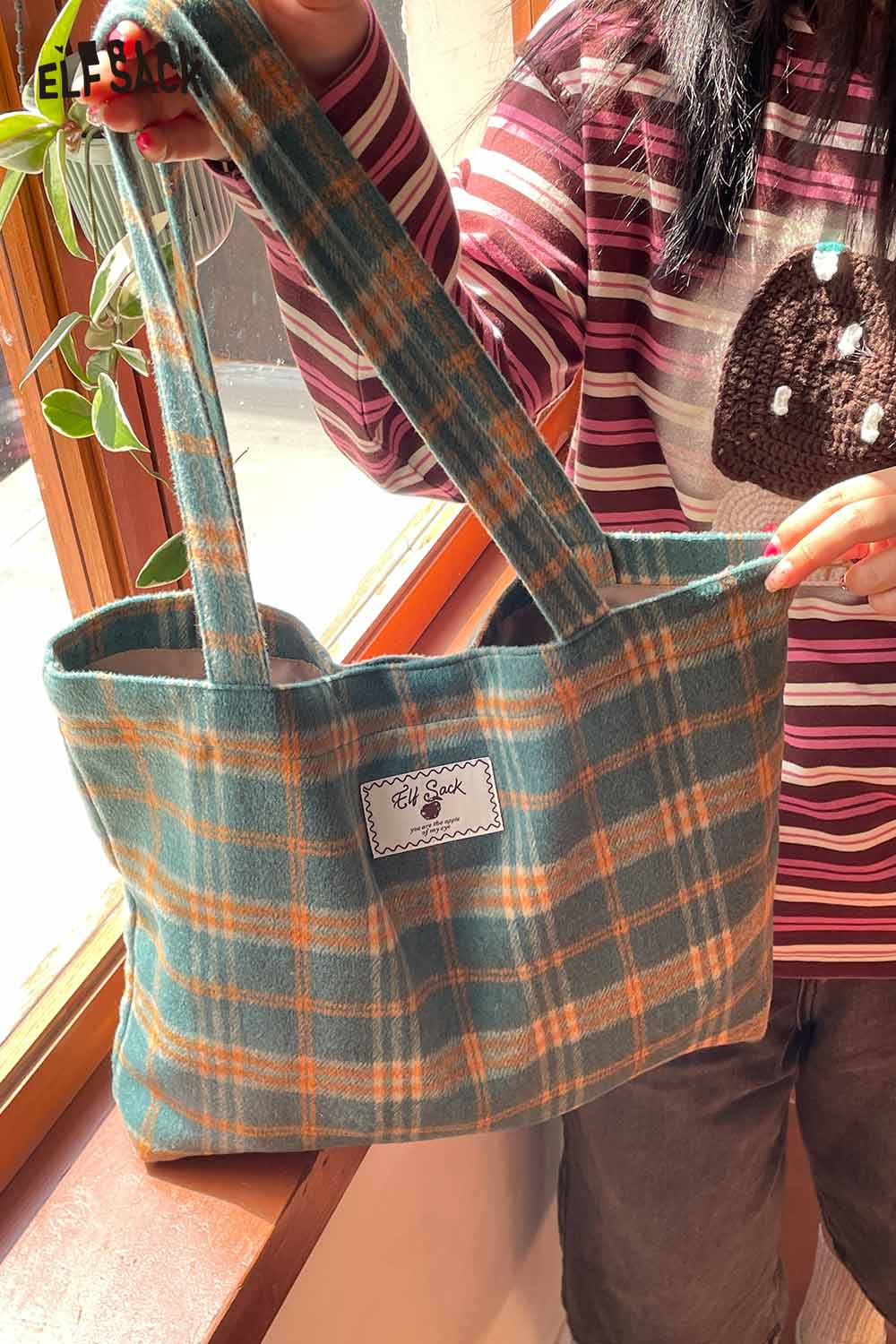 ELFSACK checkerboard weave tote bag in blue and orange plaid design, perfect for casual outings