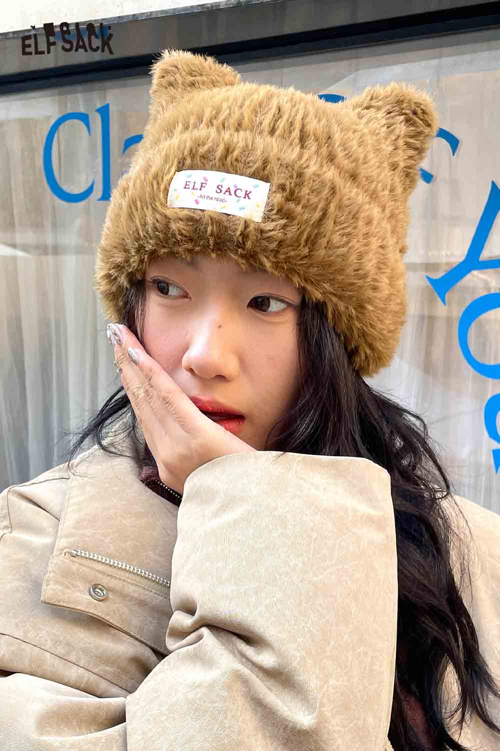 ELFSACK plush cat ear hat for women in brown, perfect for cozy winter fashion