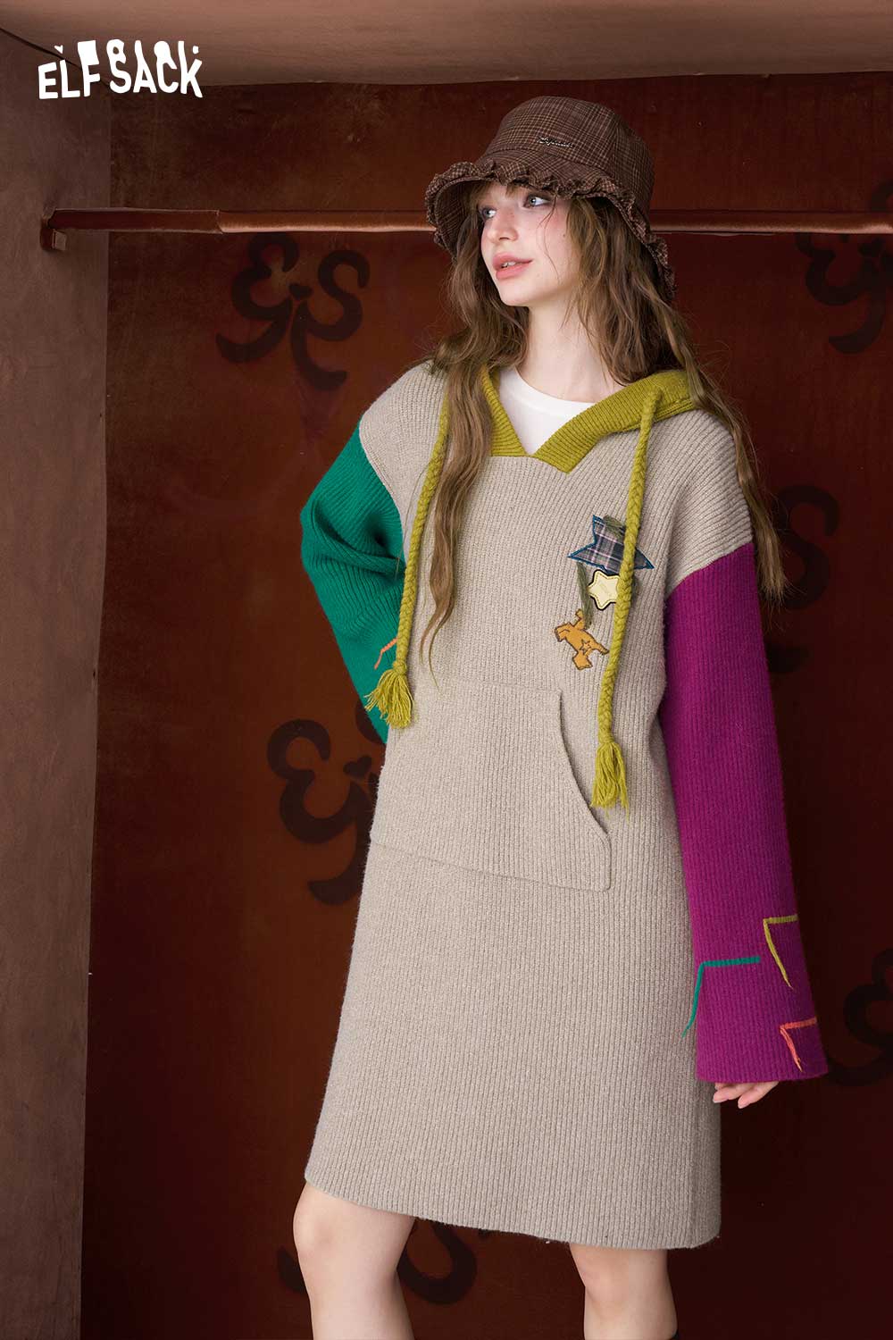 ELFSACK color block hooded dress featuring a unique design with playful details and spacious pockets
