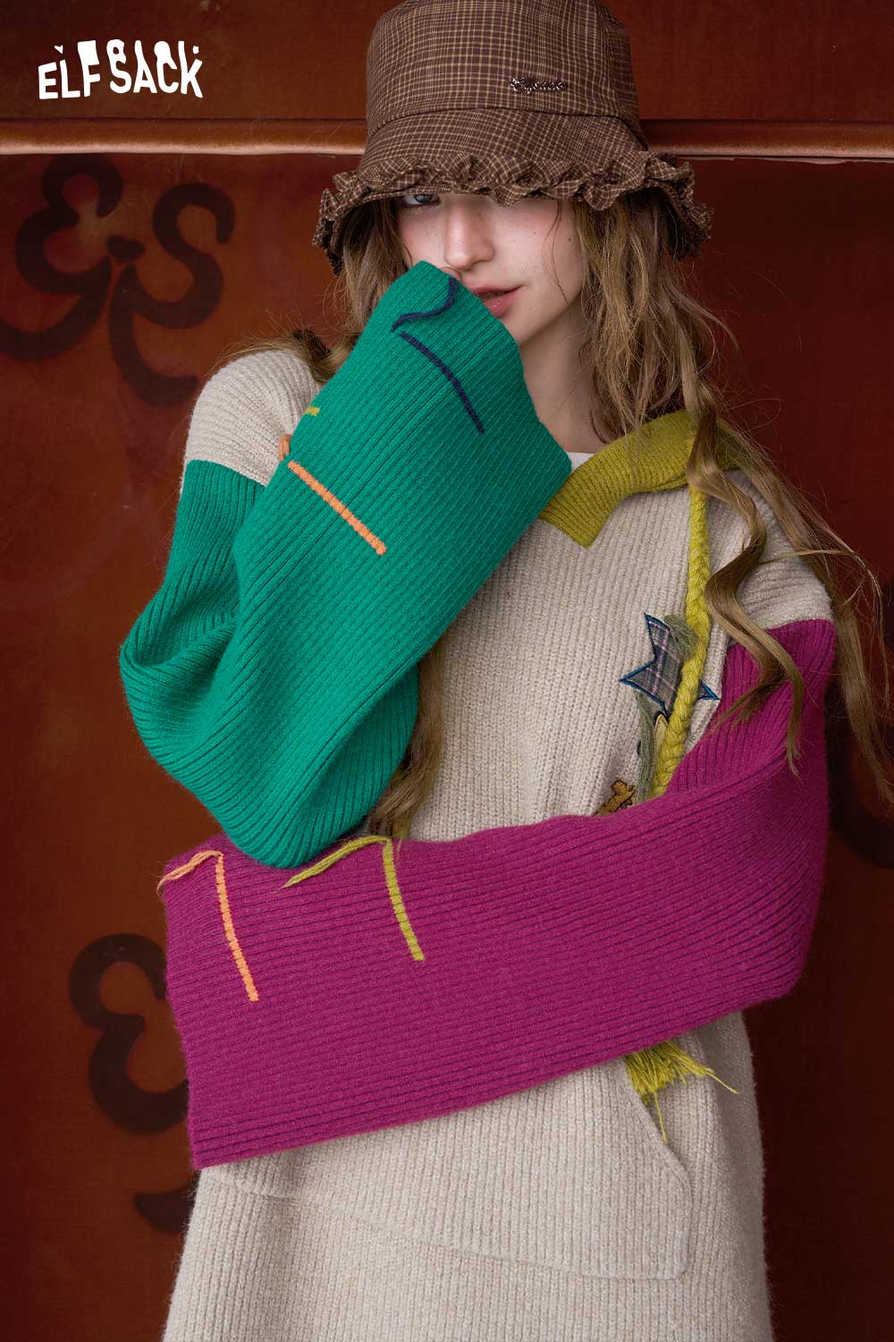 ELFSACK color block hooded dress featuring oversized sleeves and colorful accents for a trendy look