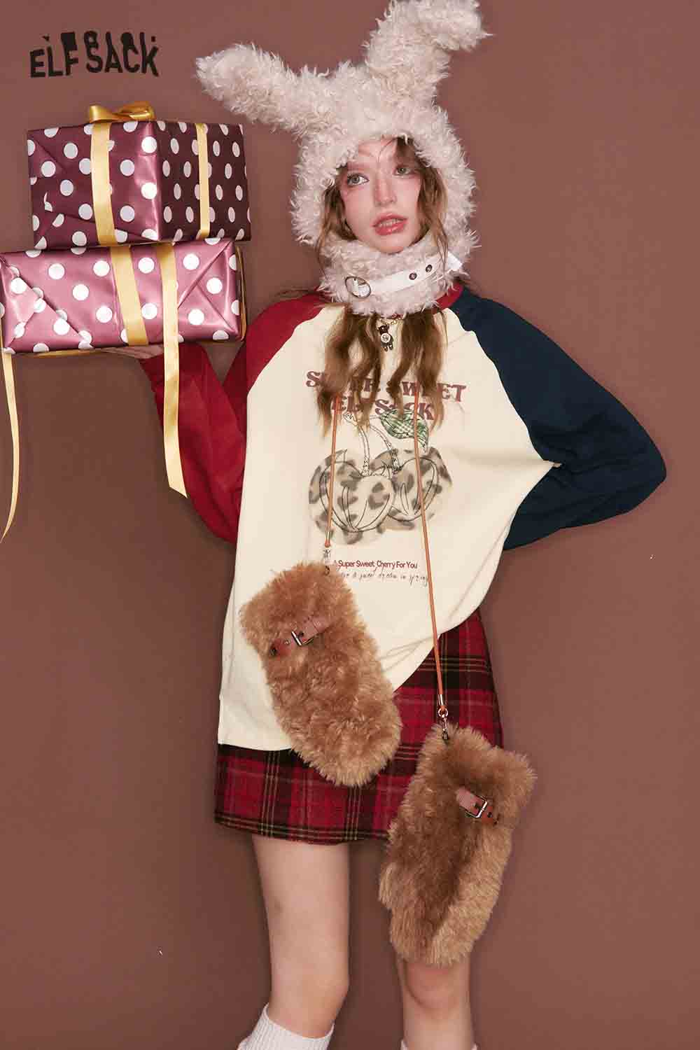 ELFSACK color block raglan sleeve tshirt featuring a fun graphic design and playful style for casual wear