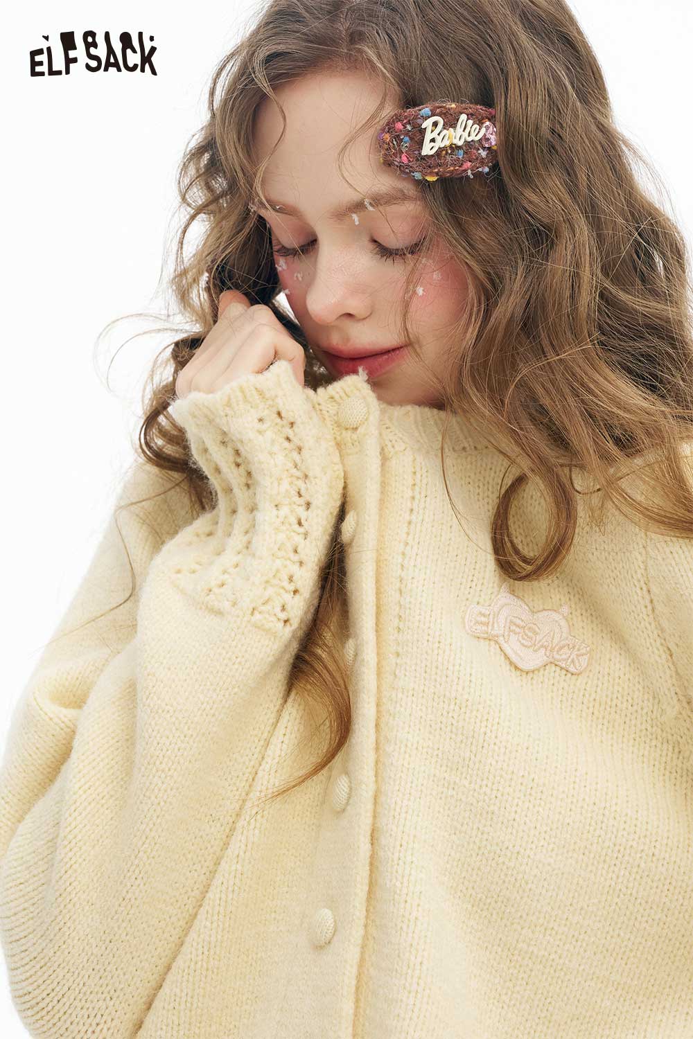 ELFSACK cute knit embroidered sweater for women in a soft beige color with a cozy design