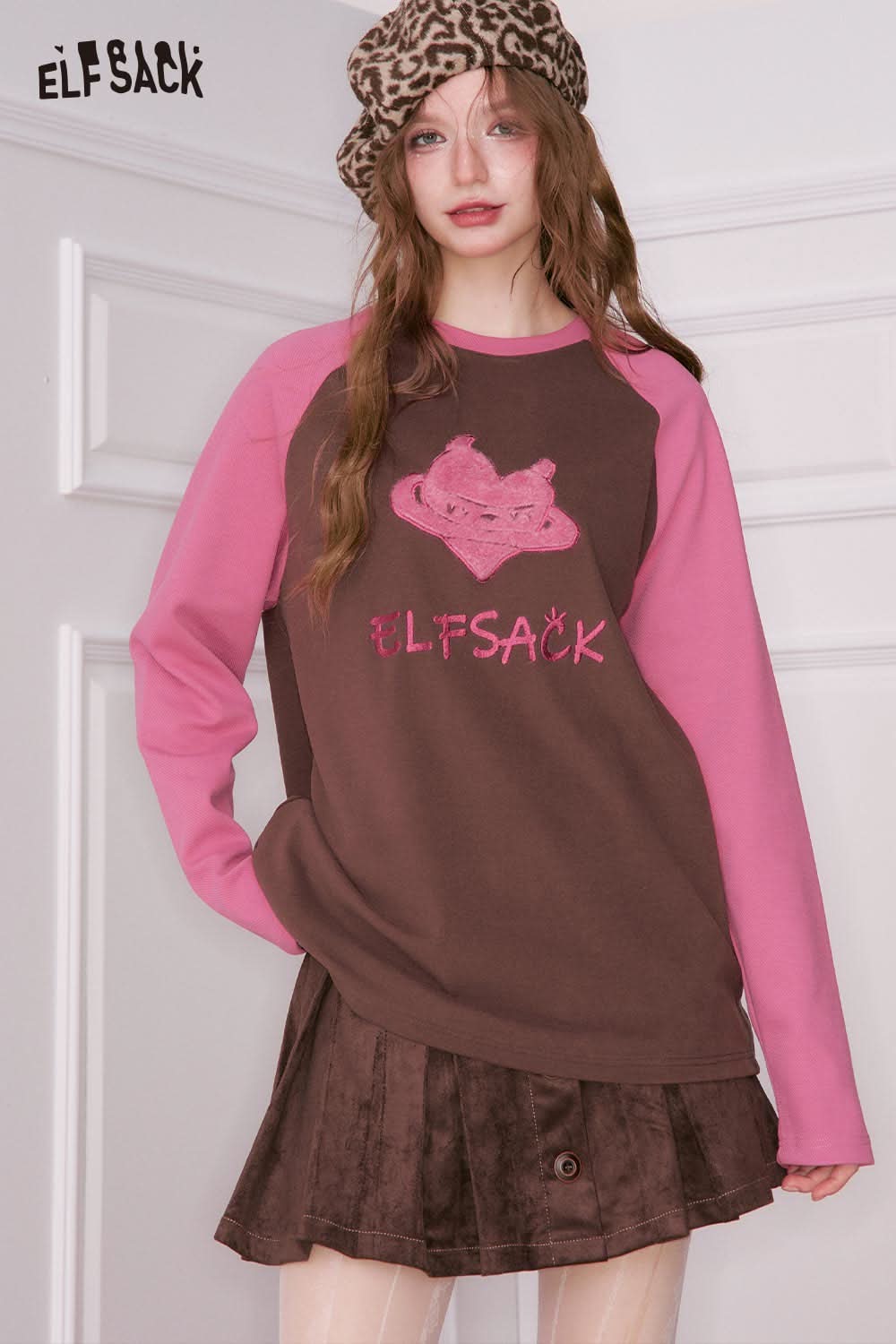 ELFSACK devil heart embroidery t-shirt in brown and pink with a playful design for casual wear