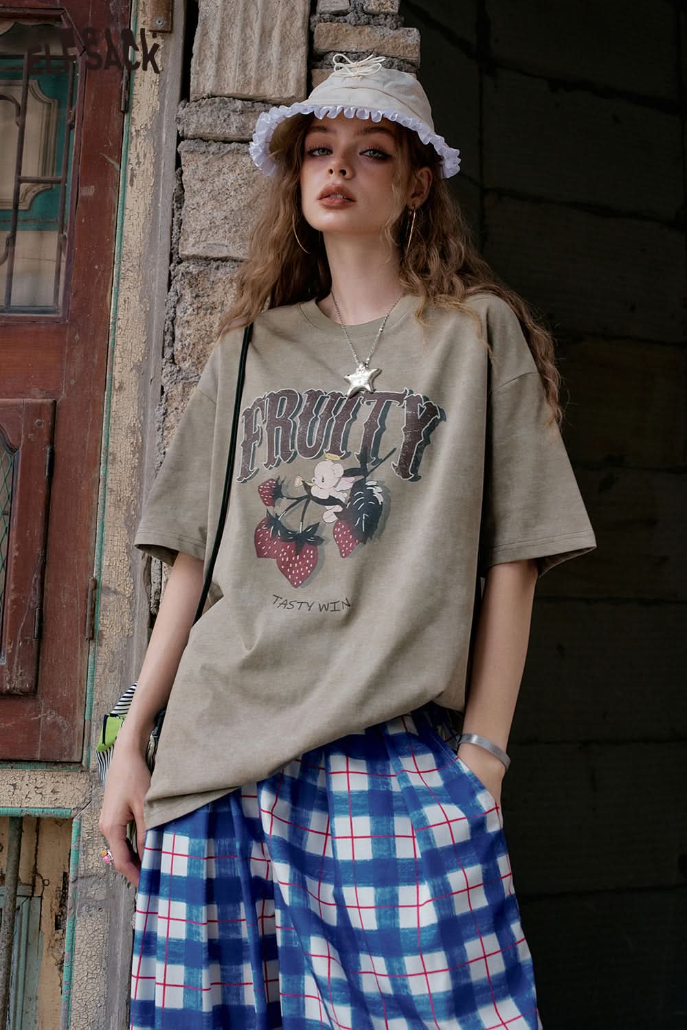 ELFSACK Retro Strawberry Print Casual Short Sleeve T-Shirt