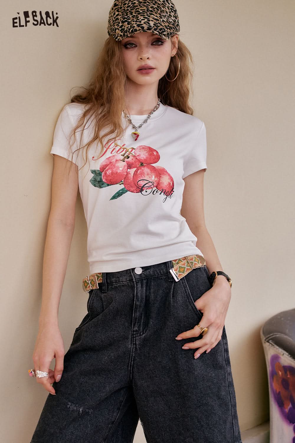 ELFSACK White Printed Casual Short Sleeve T-Shirt
