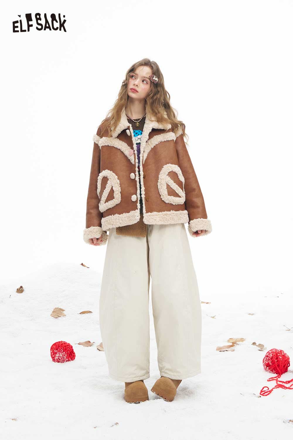 ELFSACK women's sleeping dog graphic sweater in cozy beige with playful design for casual wear