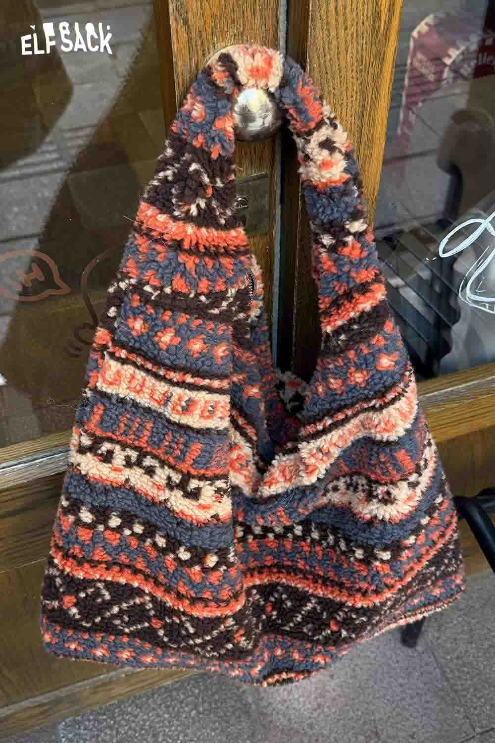 ELFSACK Fair Isle tote bag featuring vibrant patterns and soft textures for stylish carrying