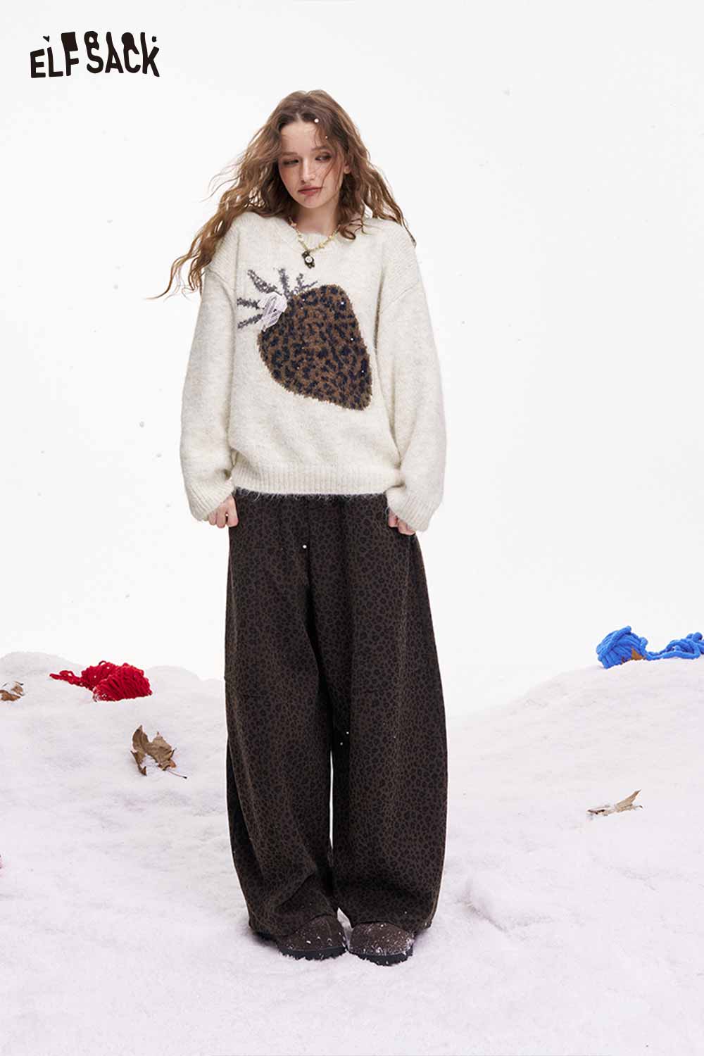 ELFSACK fruit graphic sweater for women in cream with leopard print for a stylish, cozy look