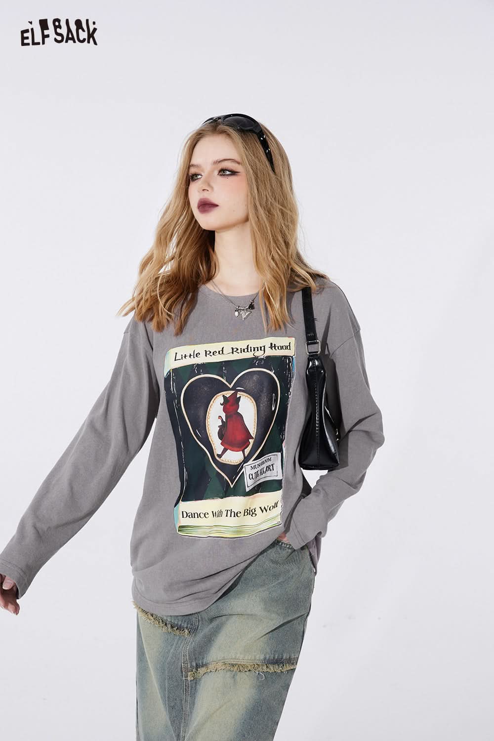 ELFSACK graphic print gray long sleeve T-shirt with Little Red Riding Hood design