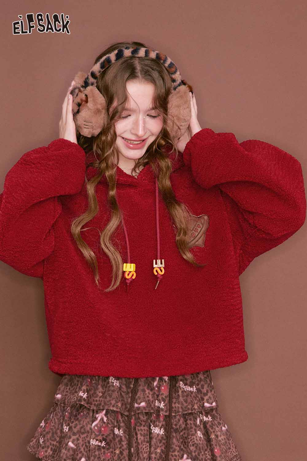 ELFSACK heart embroidery cropped hoodie in red with cozy, oversized fit and drawstring hood