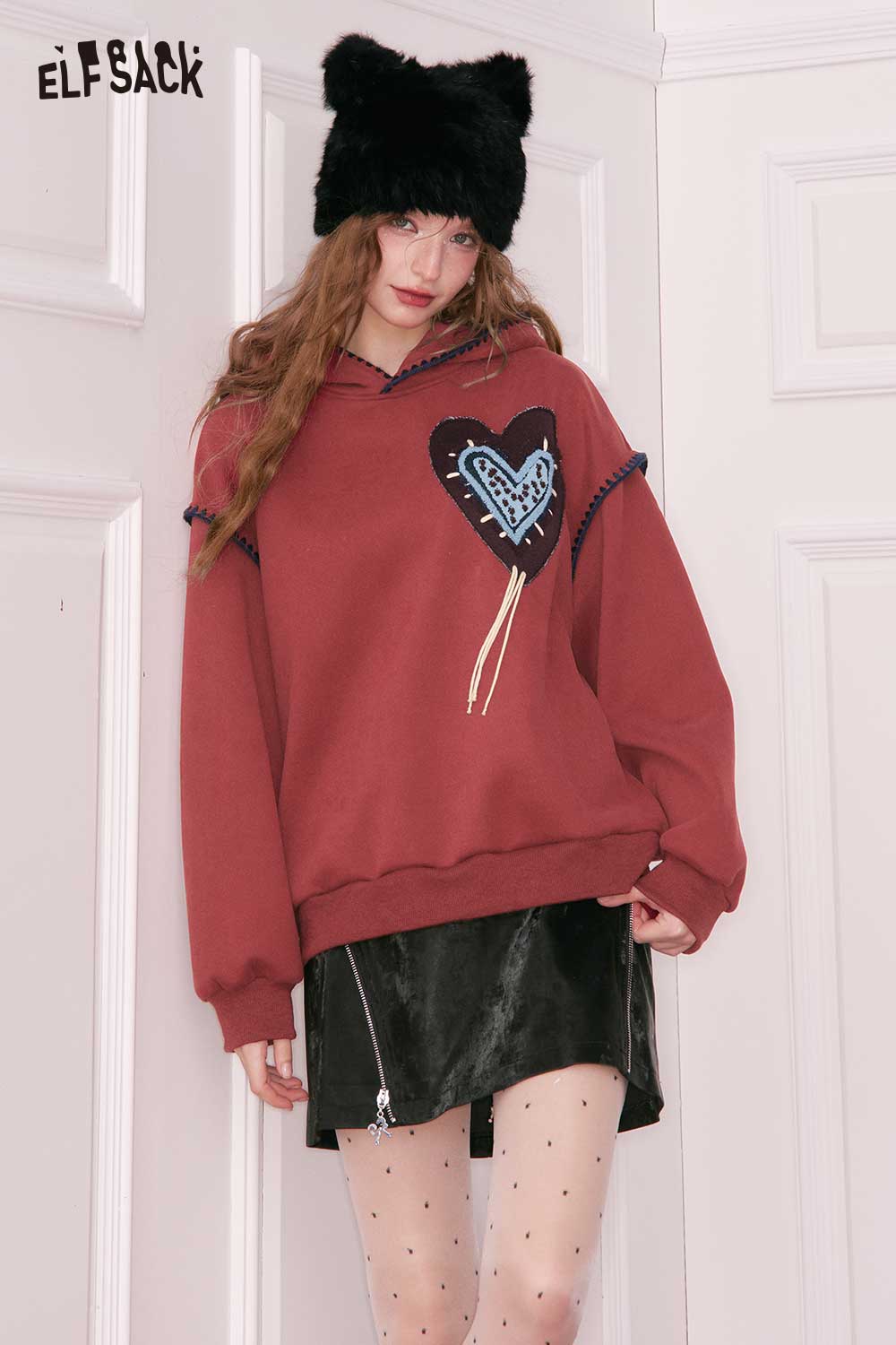 ELFSACK heart graphic collared sweatshirt in burgundy with unique design for a trendy look