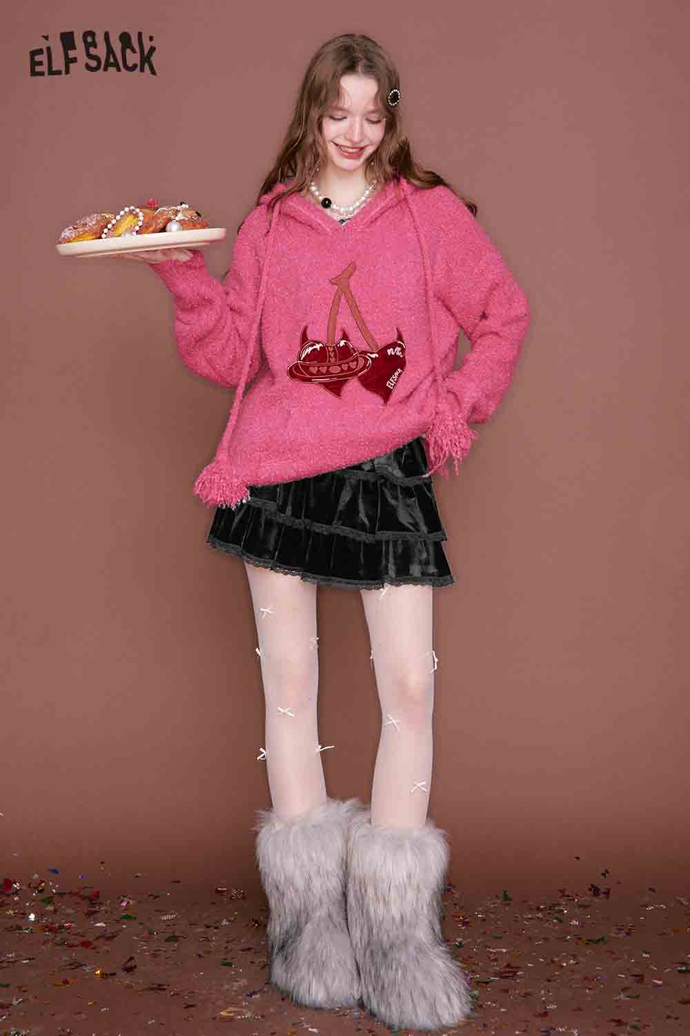 ELFSACK lace trim suede mini skirt paired with a pink fluffy hoodie and stylish fur boots