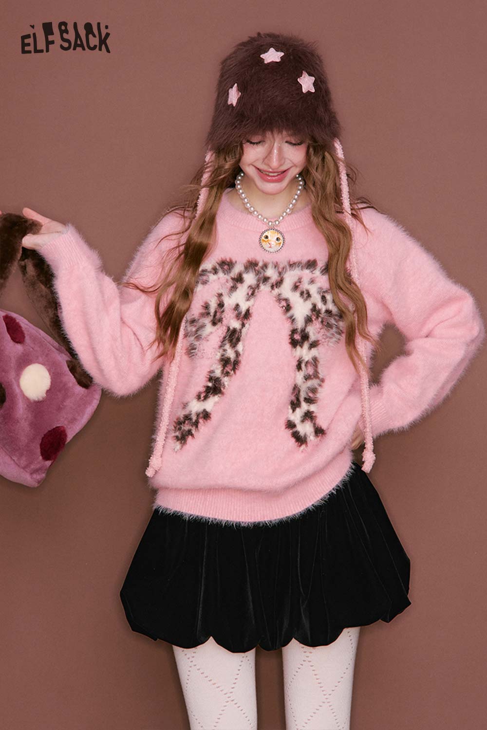 ELFSACK leopard bow graphic sweater in pink, featuring a fluffy design with a playful leopard print bow