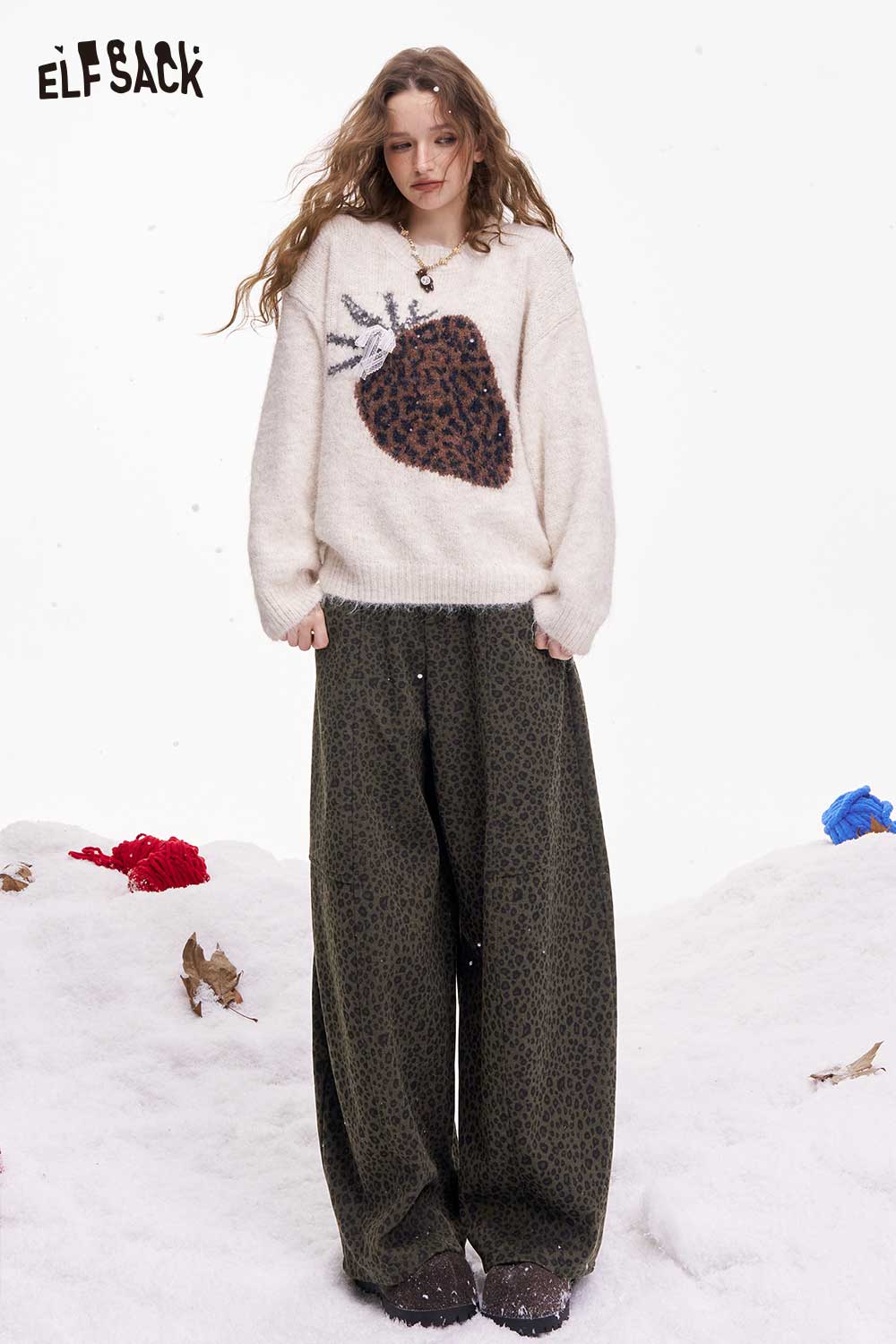 ELFSACK leopard print wide leg pants paired with a cozy sweater, perfect for stylish winter outfits