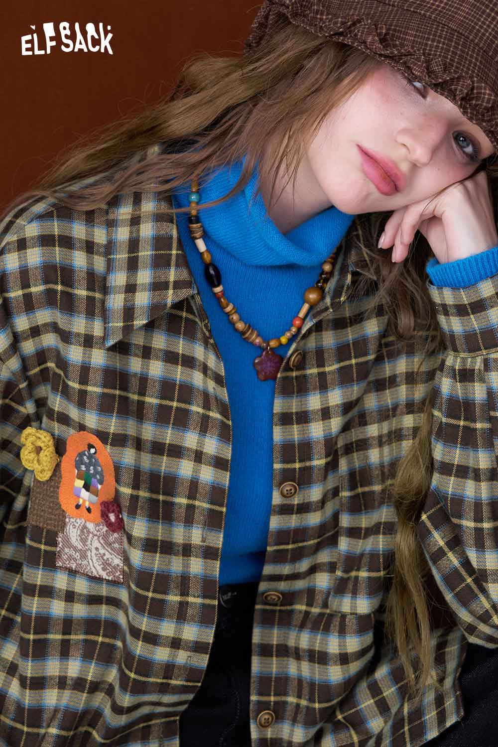 ELFSACK women's minimalist 3D embellished long shirt in plaid pattern with colorful details