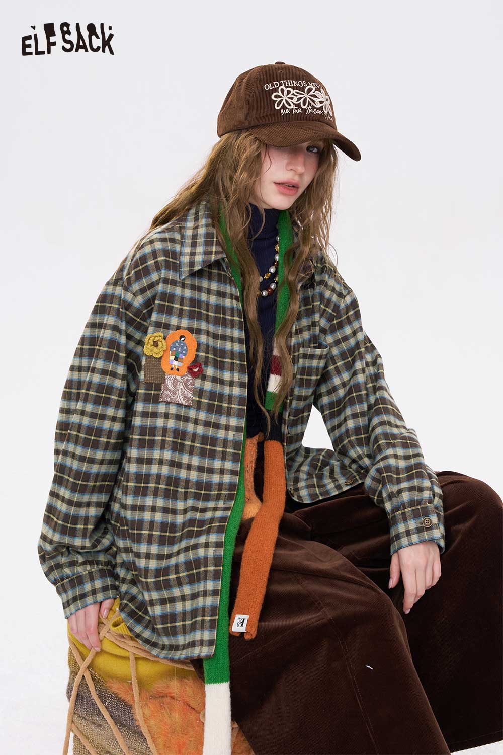 ELFSACK minimalist 3D embellished long shirt with plaid design and floral accents for a stylish look