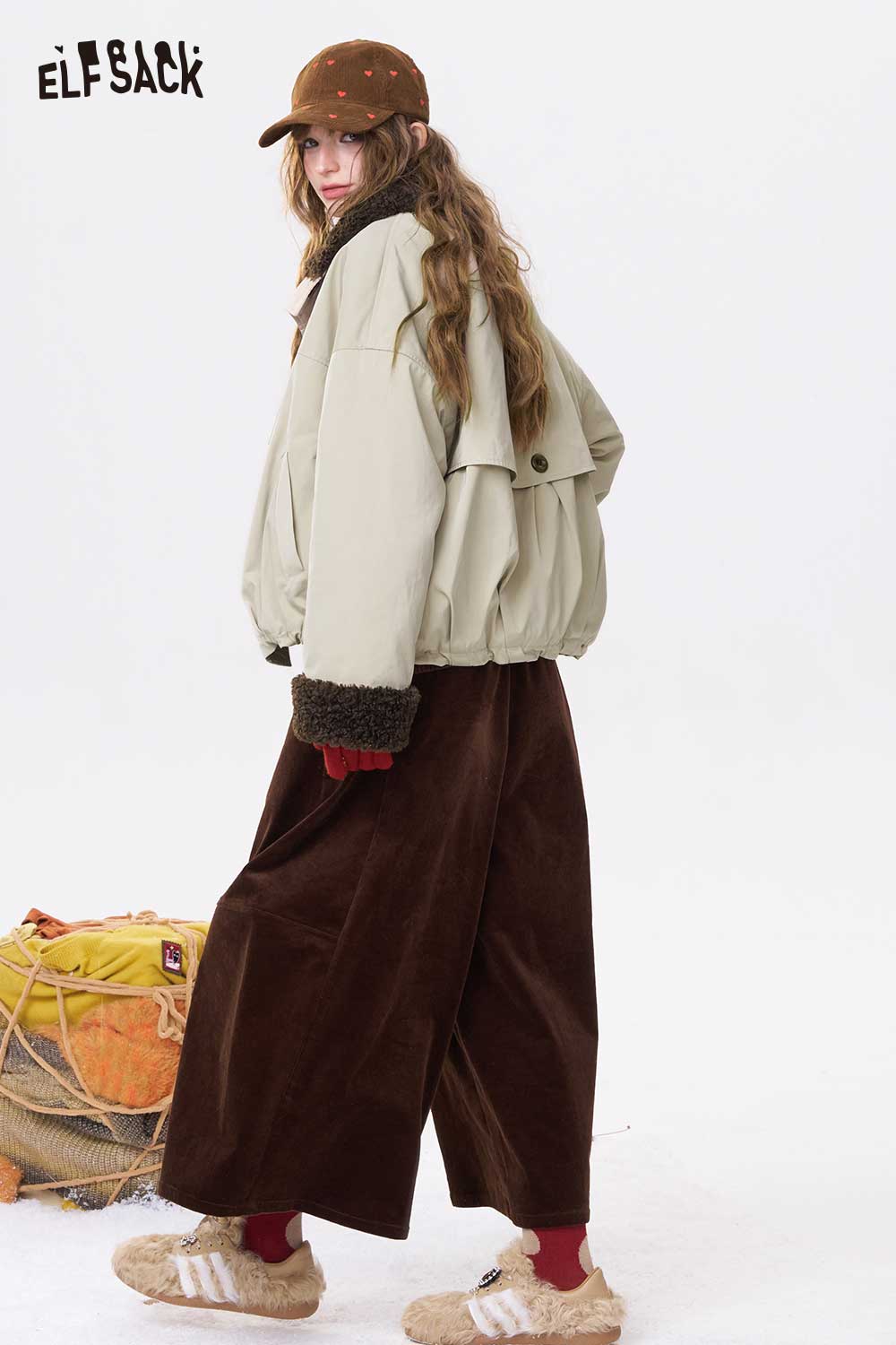 ELFSACK minimalist plush lined coat featuring a spacious design and cozy fabric for winter warmth