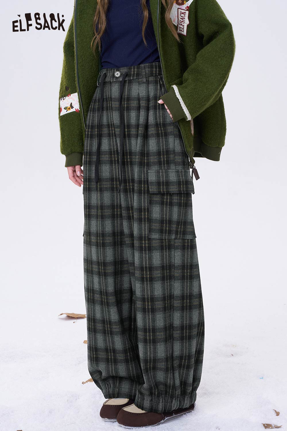 ELFSACK minimalist stripe wide leg pants featuring a comfortable plaid design for casual wear