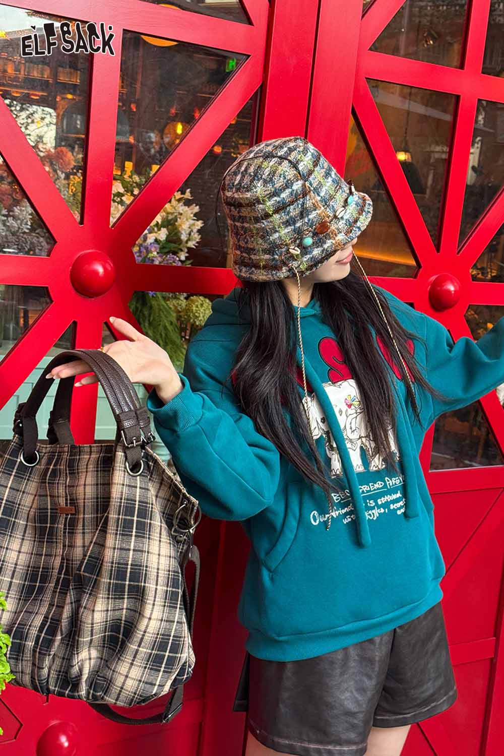 ELFSACK minimalist striped crossbody tote bag styled with a cozy hoodie and bucket hat