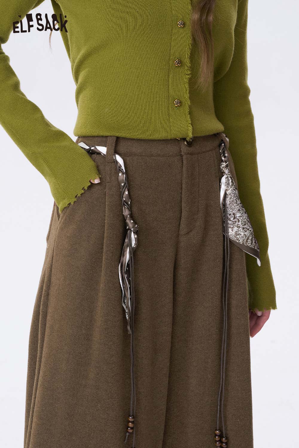 ELFSACK minimalist wide leg cropped pants with stylish pockets and unique accessory details