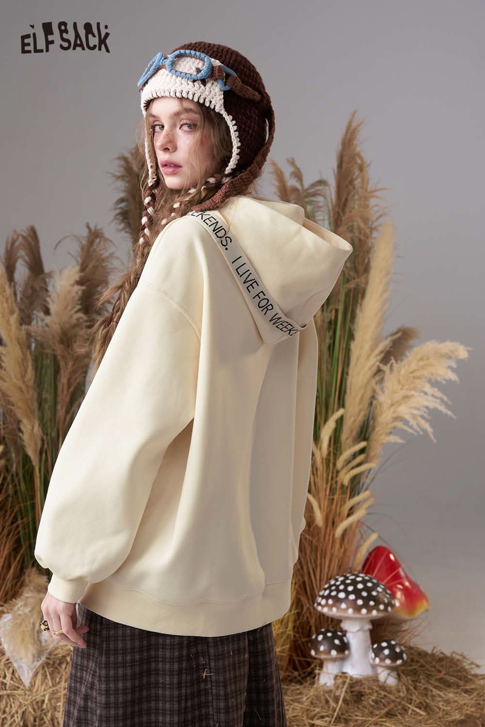 ELFSACK oil painting hoodie for women in soft yellow with a cozy oversized fit and hood