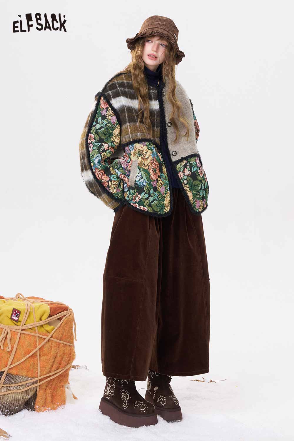 ELFSACK Oriental patchwork floral coat with colorful floral designs and oversized fit for stylish warmth