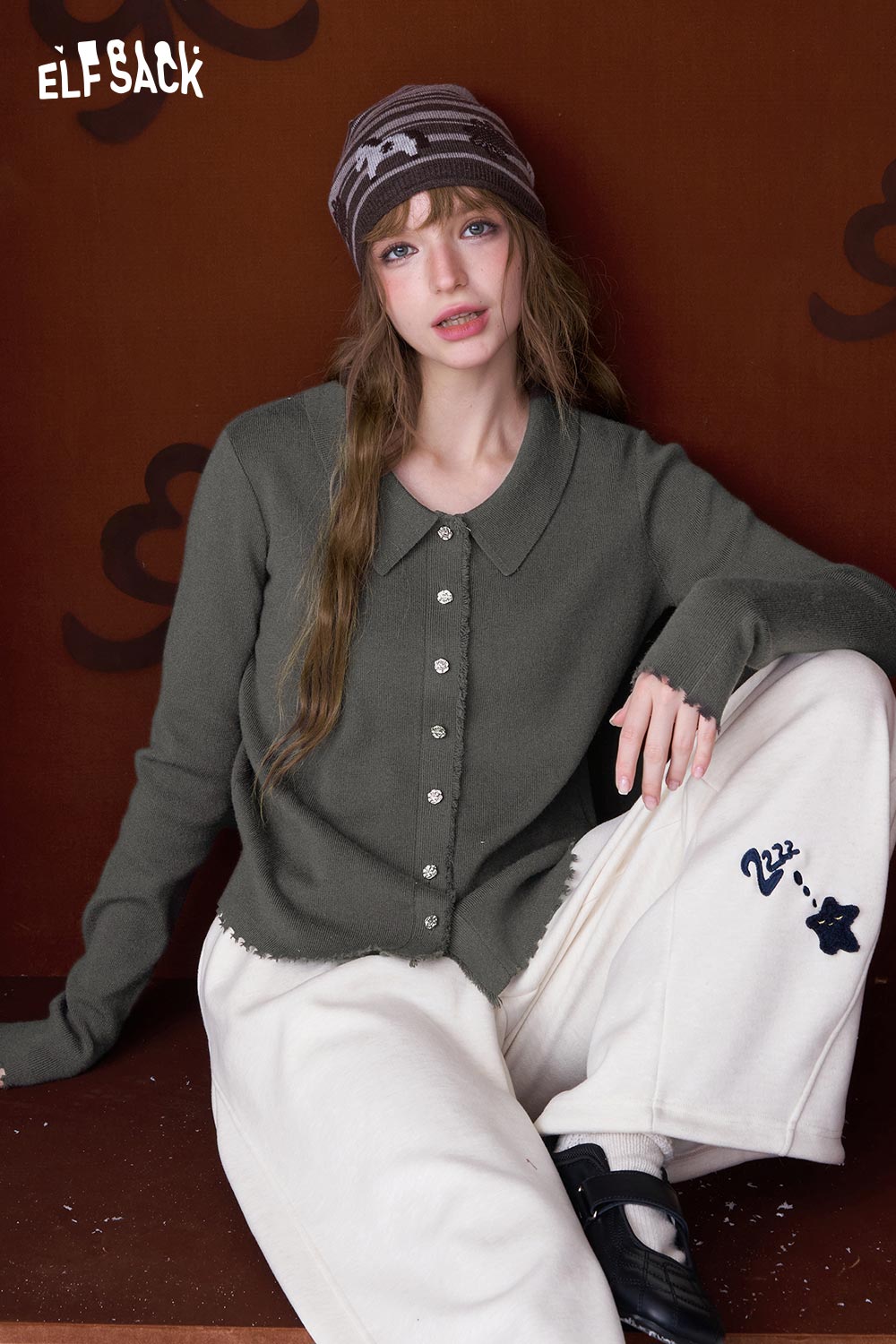 ELFSACK Peter Pan collar knit sweater in olive green with button details and a stylish look