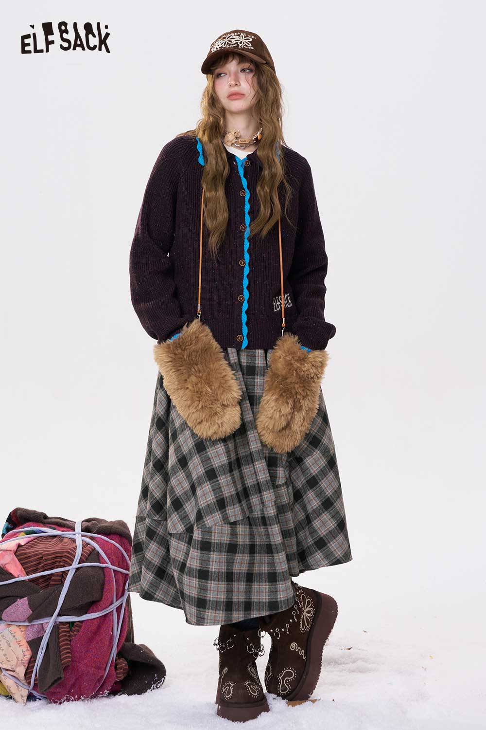 ELFSACK Plaid Long Dress for Women with a Fluffy Texture and Cozy Styling in a Warm Outfit