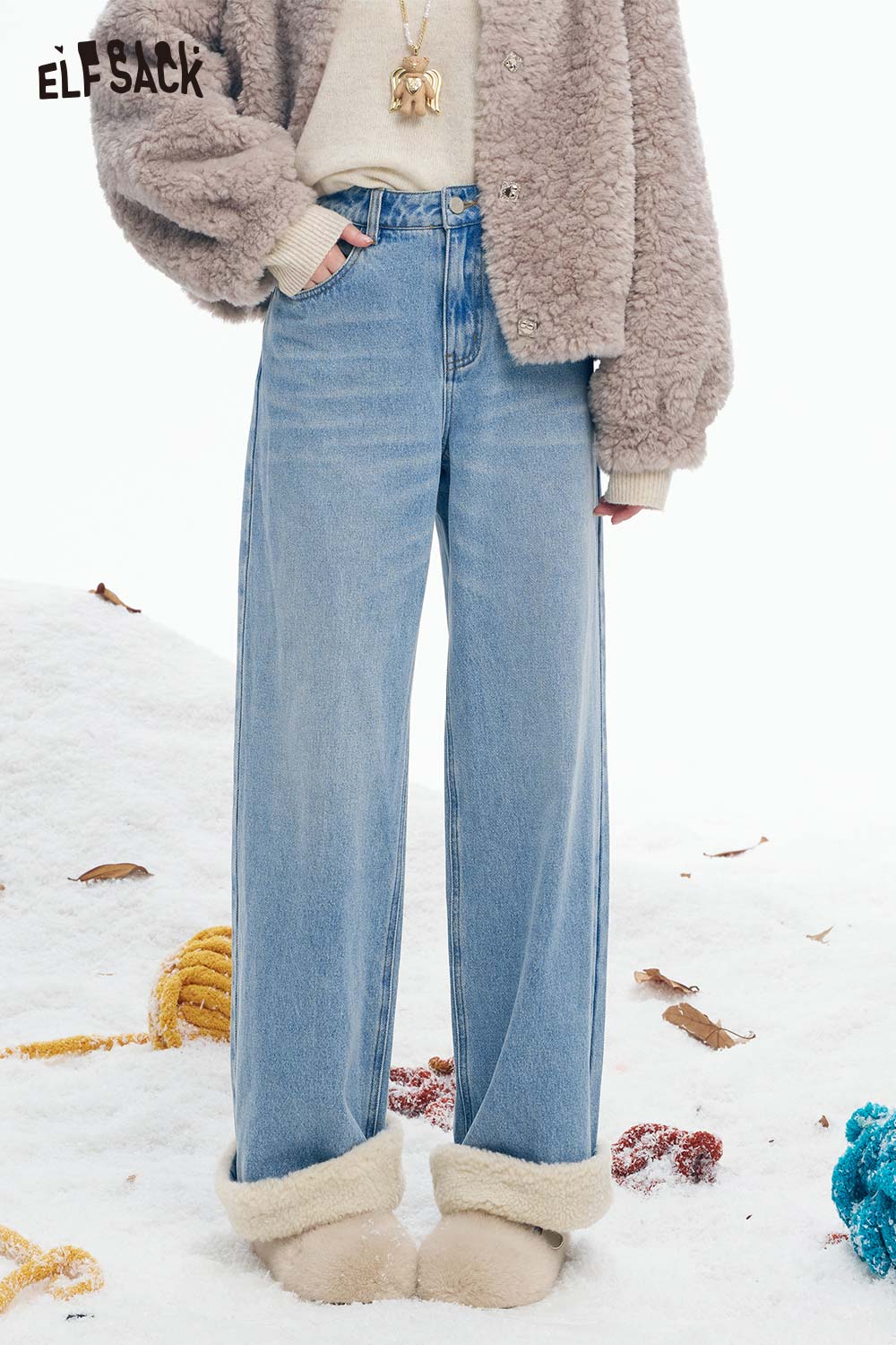 ELFSACK plush cuff straight jeans for women in light blue with a relaxed fit and cozy cuffs