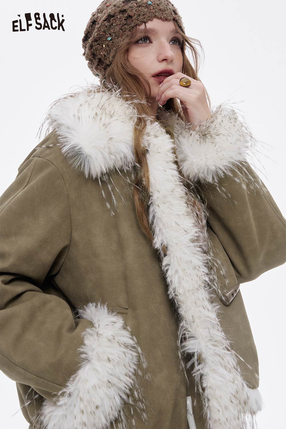 ELFSACK plush lining toggle button coat with stylish faux fur trim for warm winter fashion