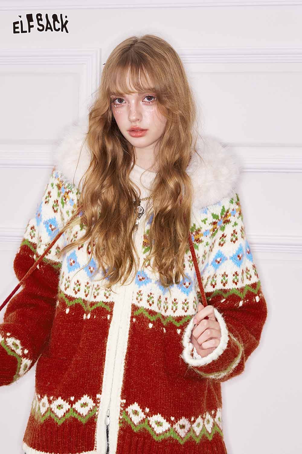 ELFSACK preppy christmas hooded cardigan in red with festive patterns and faux fur trim