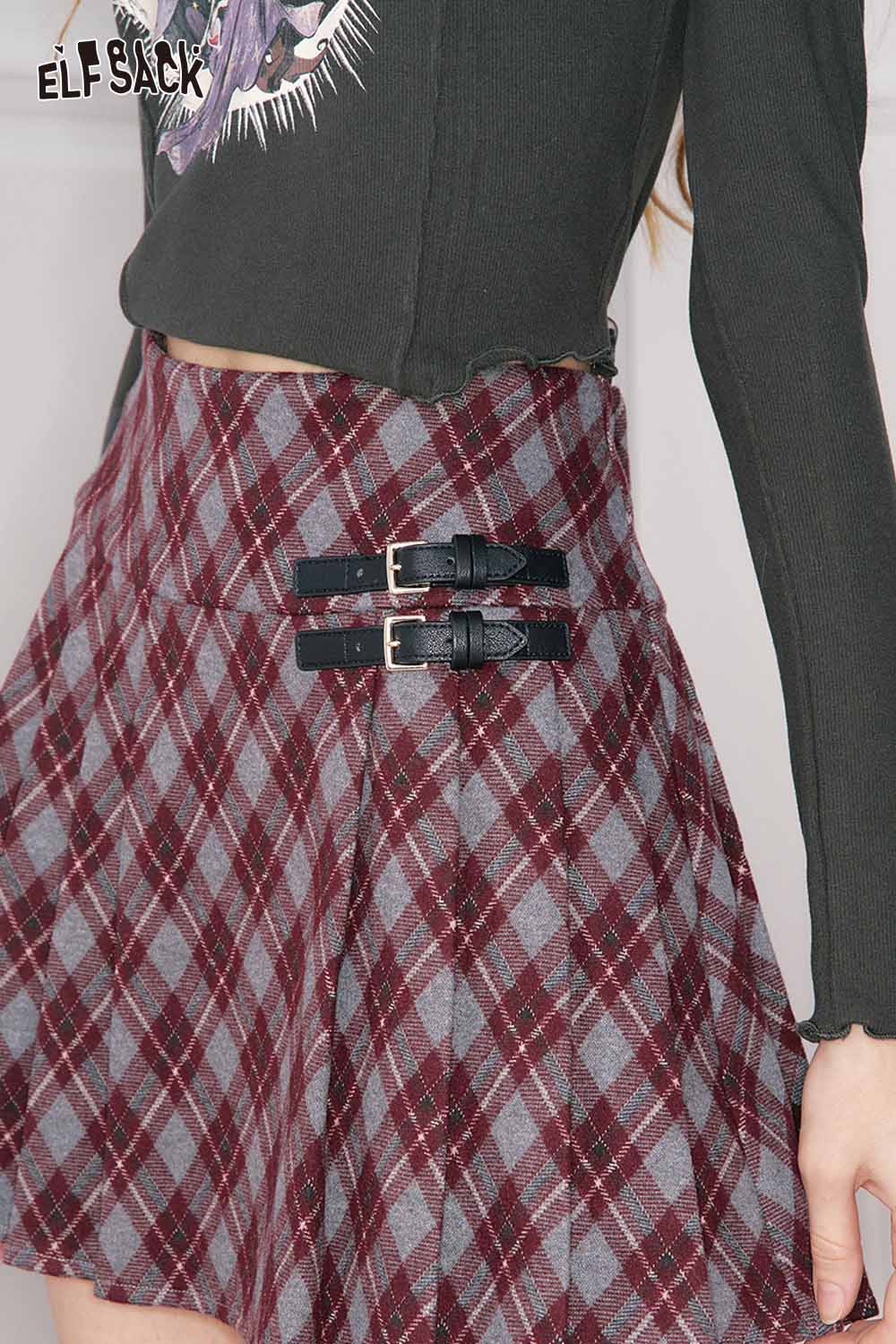 ELFSACK preppy plaid pleated short skirt featuring buckle detailing for a stylish look