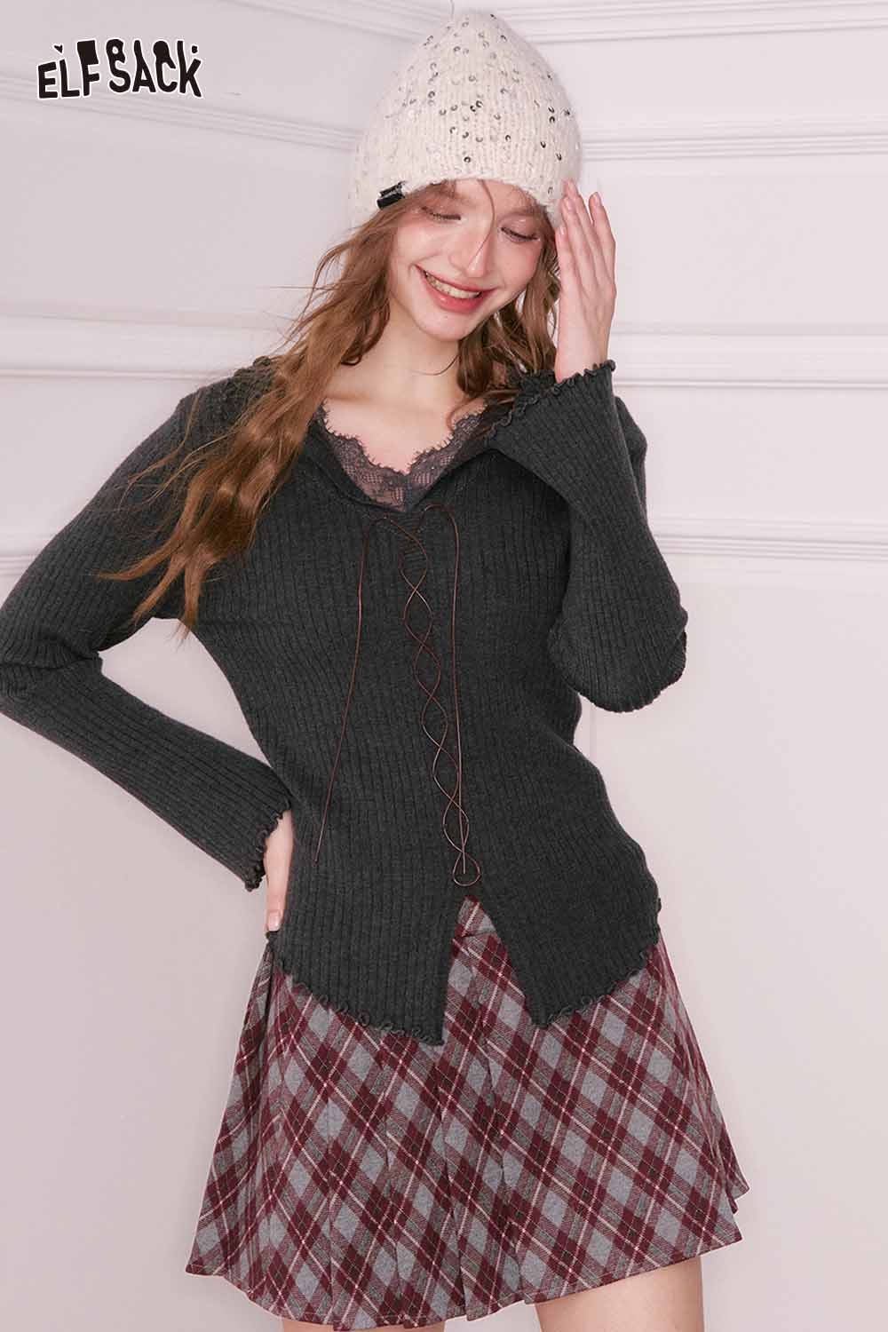 ELFSACK preppy plaid pleated short skirt paired with a stylish sweater and winter hat