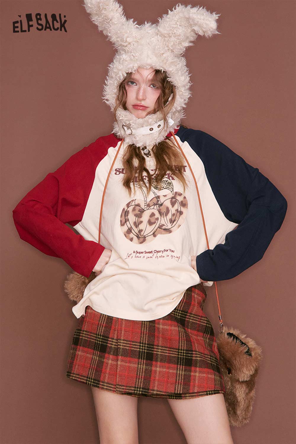 ELFSACK preppy red plaid culottes skirt paired with a stylish oversized top and cute accessories