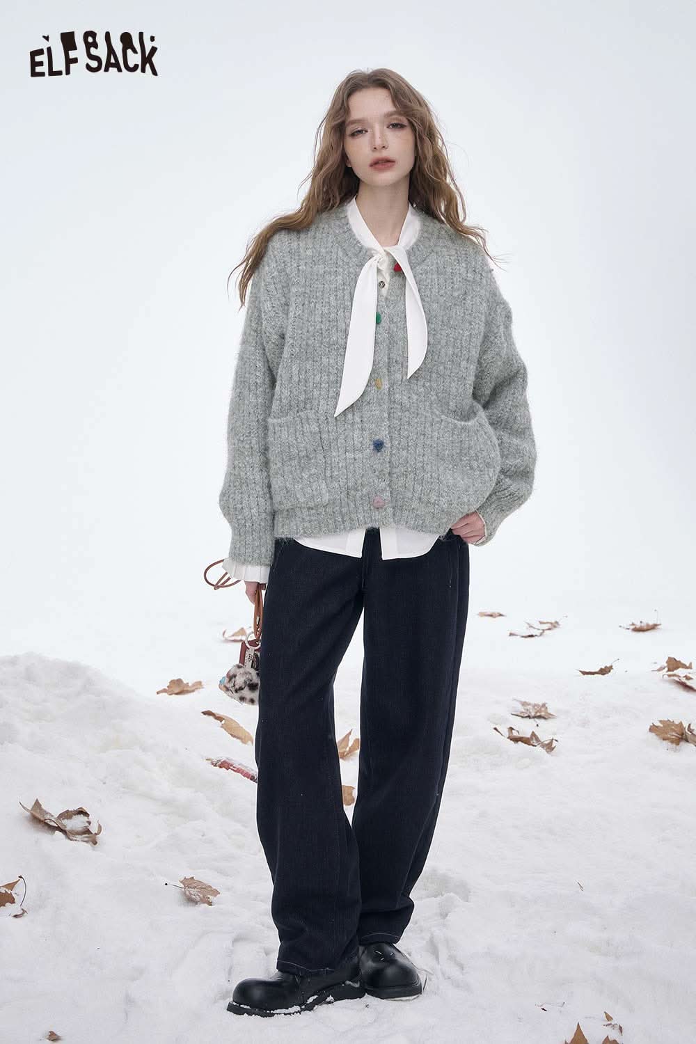 ELFSACK preppy round neck sweater in gray featuring a cozy fit and comfortable design