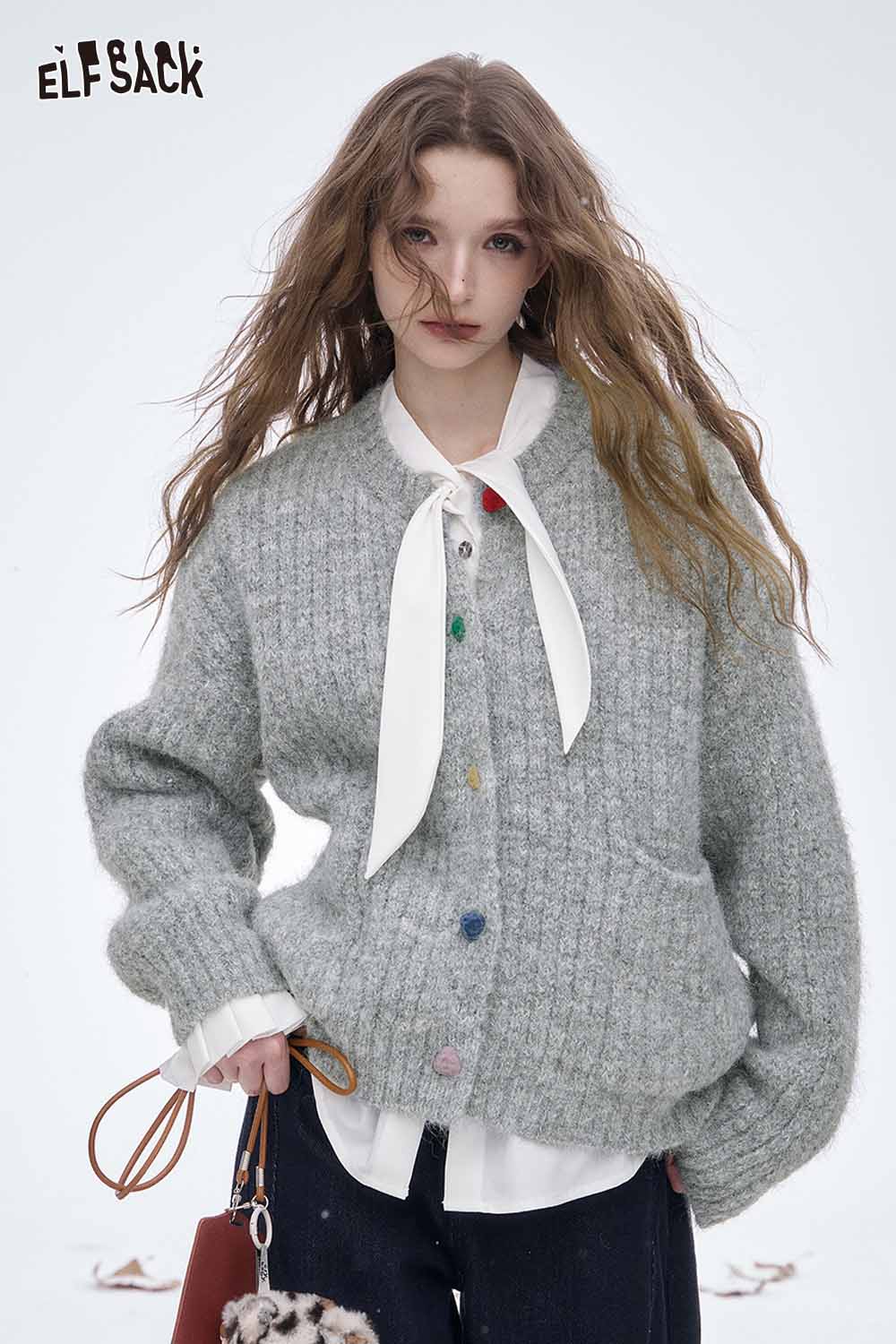 ELFSACK preppy round neck sweater in gray with button details and pockets for a stylish look