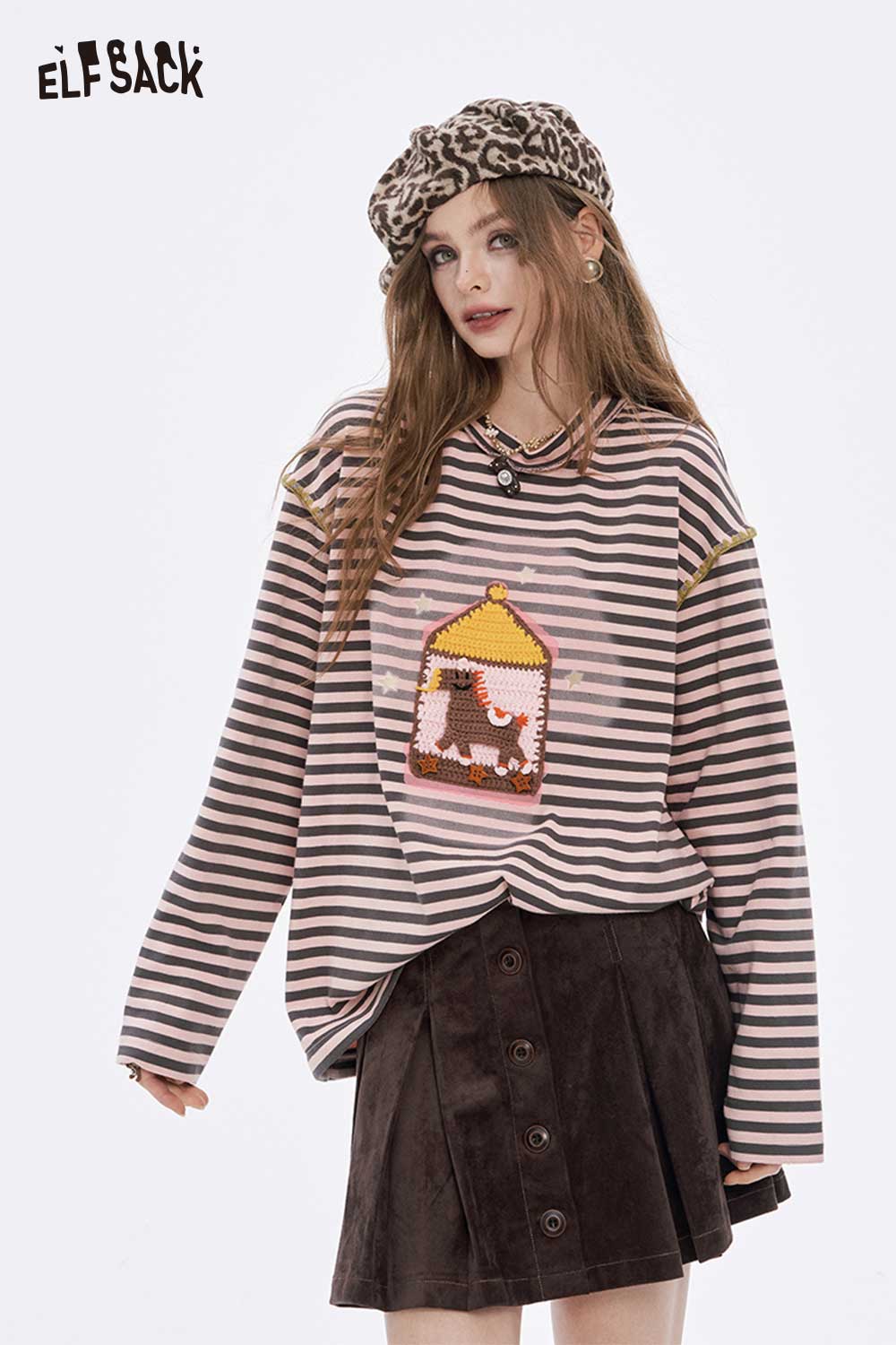 ELFSACK preppy striped graphic t-shirt for women with playful design and relaxed fit