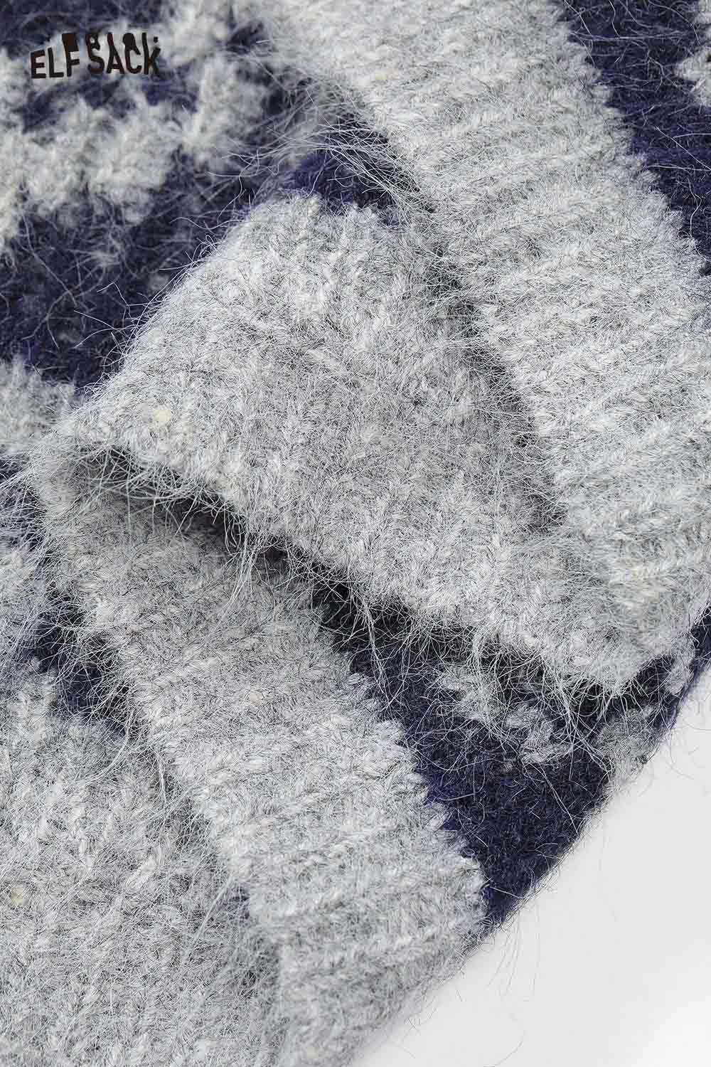 Soft gray ELFSACK sailor collar bow sweater with cozy knit texture and patterned design