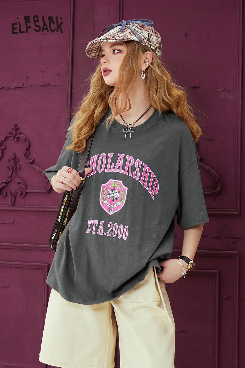 ELFSACK Graphic Print oversized gray T-shirt with scholarship text and crest design