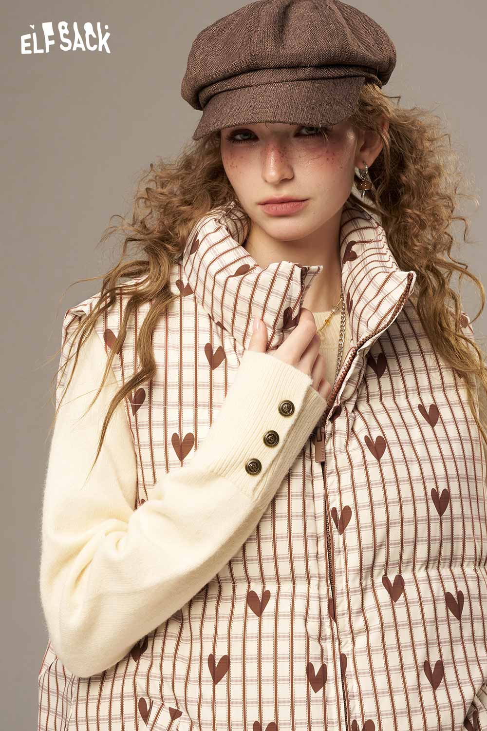 ELFSACK women's checkered down vest with heart pattern, perfect for stylish layering in cold weather