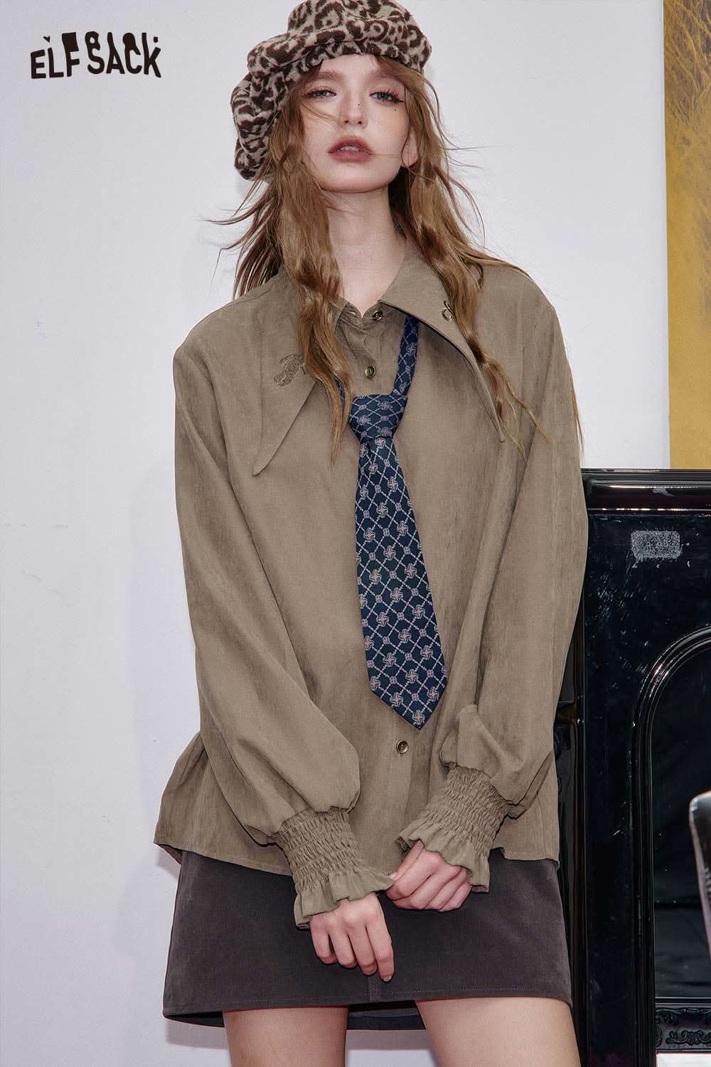 ELFSACK women's soft lapel collar shirt in brown with a tie, styled for a chic look